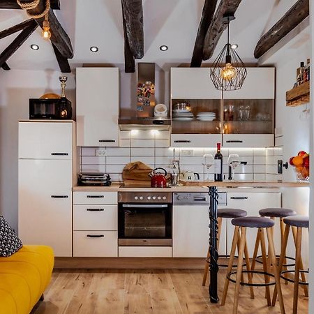 Apartment Ami Split Eksteriør billede